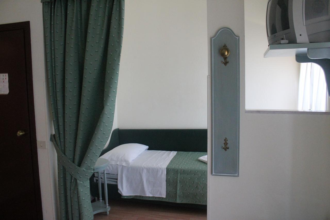 Hotel Silvi Силви Марина Стая снимка